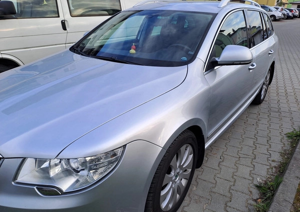 Skoda Superb cena 25000 przebieg: 311000, rok produkcji 2011 z Słubice małe 79